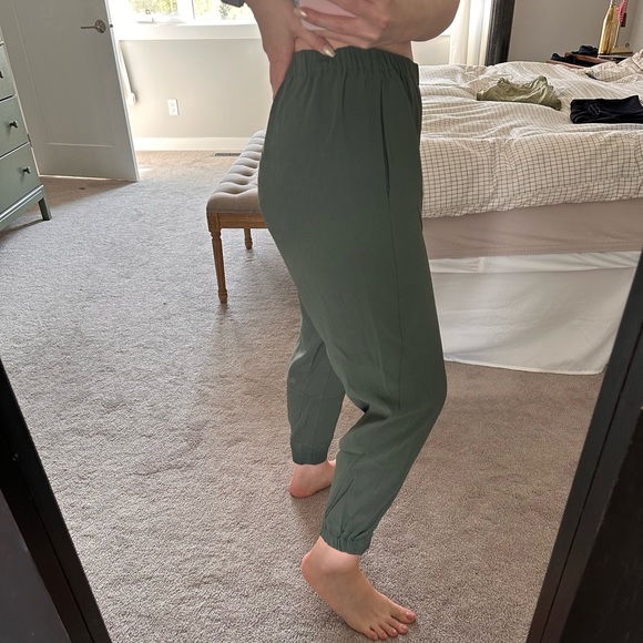 Babaton Cohen Green Pant - Picture 3 of 8